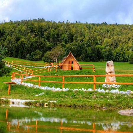 Glamping Vrhovc Hotell Zelezniki Exteriör bild