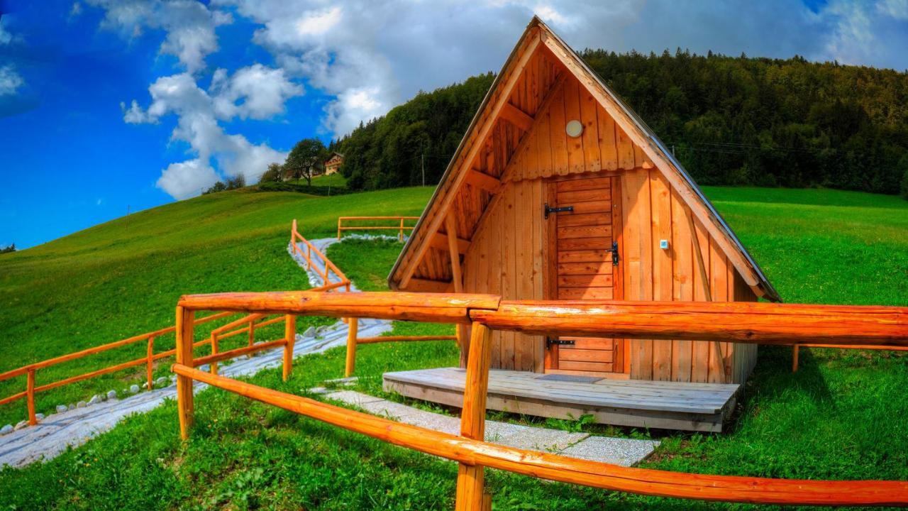 Glamping Vrhovc Hotell Zelezniki Exteriör bild