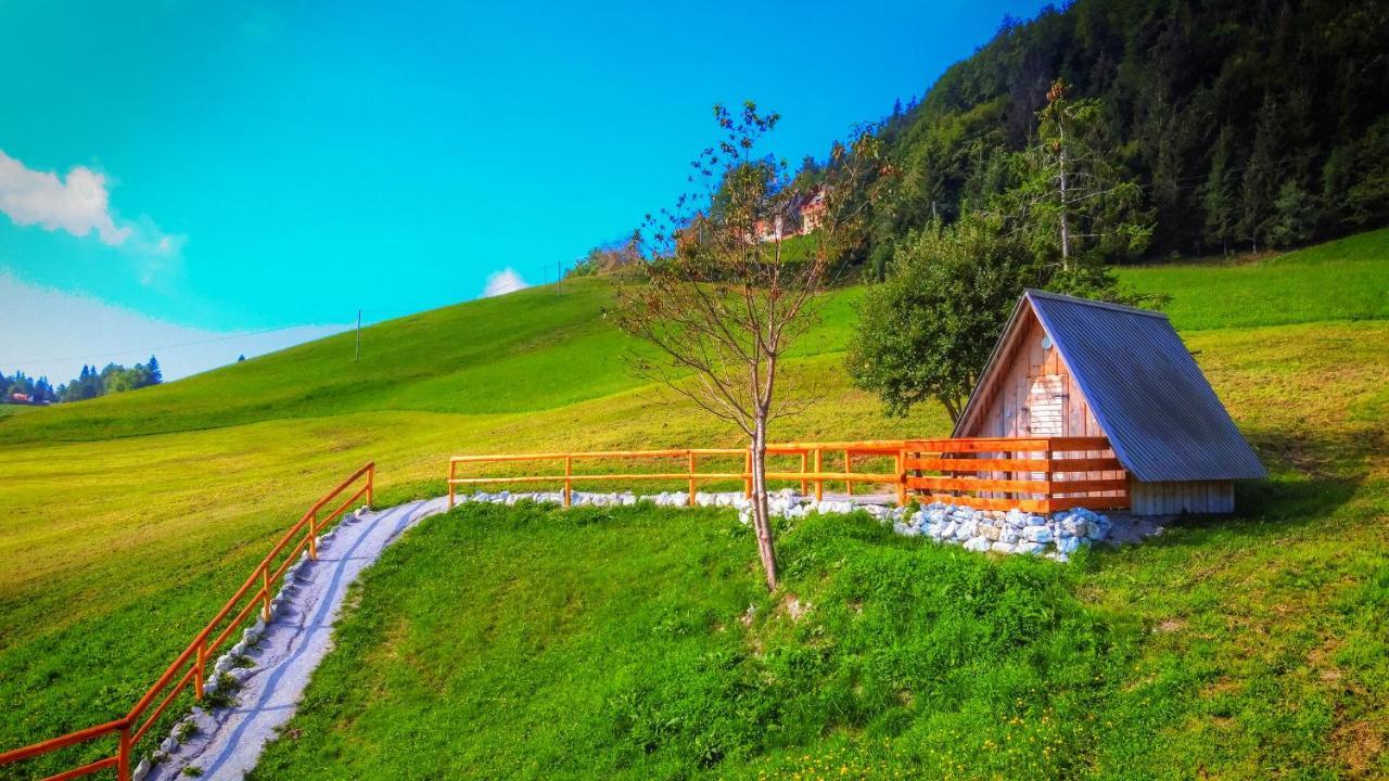 Glamping Vrhovc Hotell Zelezniki Exteriör bild