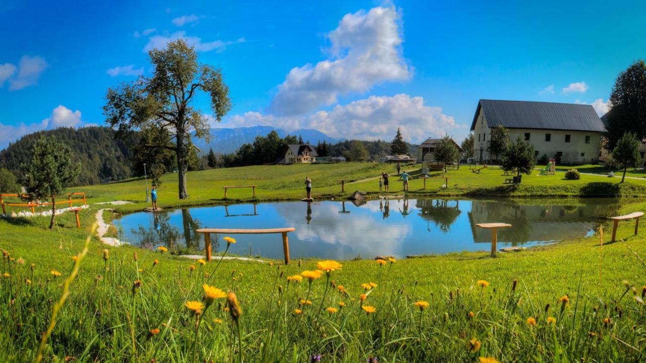 Glamping Vrhovc Hotell Zelezniki Exteriör bild
