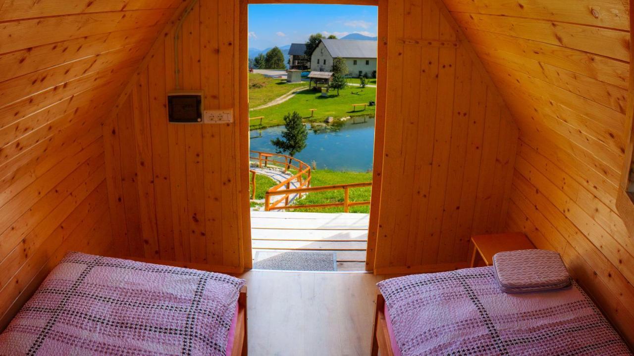 Glamping Vrhovc Hotell Zelezniki Exteriör bild