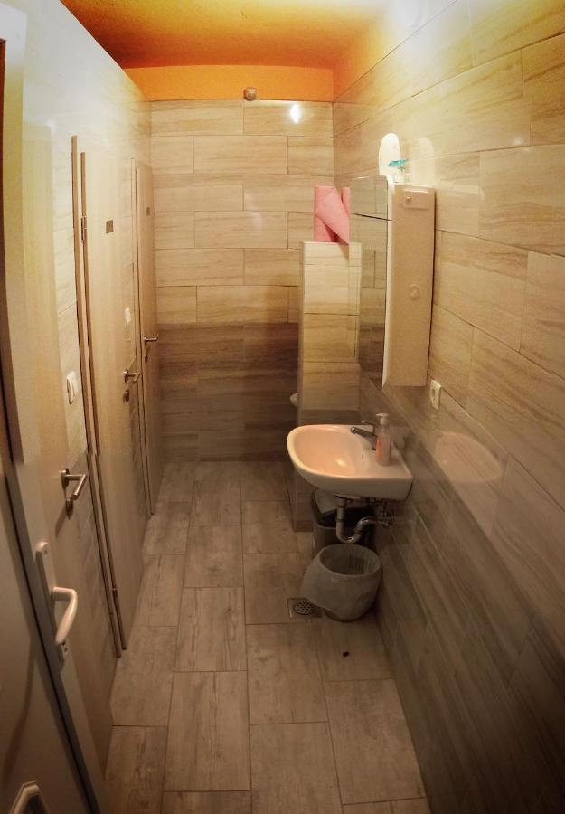 Glamping Vrhovc Hotell Zelezniki Exteriör bild